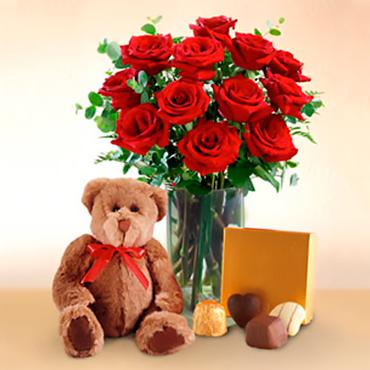 amor bear roses